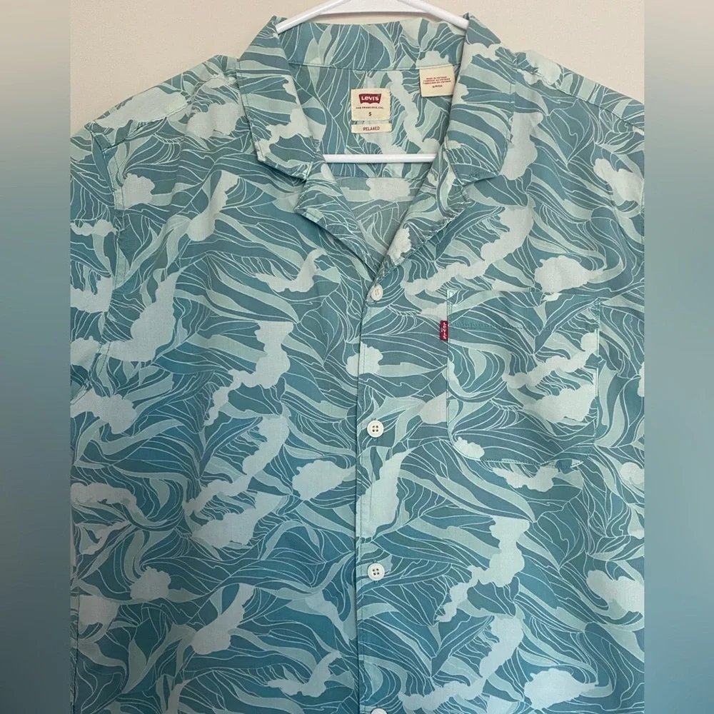 Levi's Men's Teal Leaf Print Shirt size‎ s